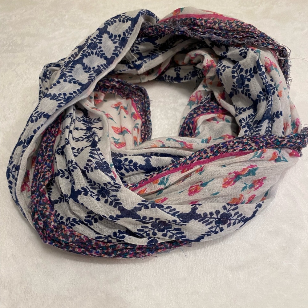 Infinity scarf